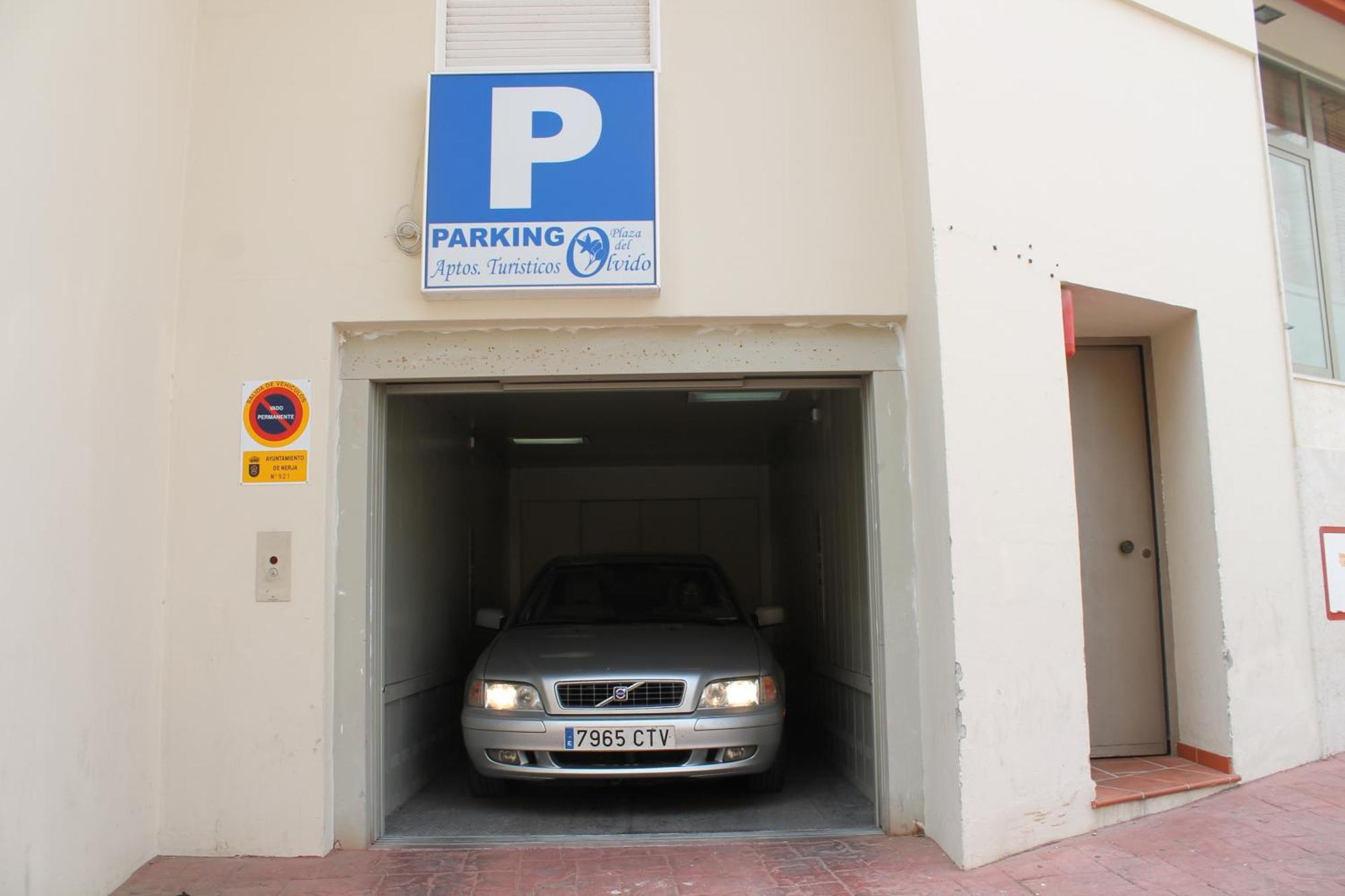 Apartamentos Turisticos Plaza Del Olvido Nerja Exteriér fotografie